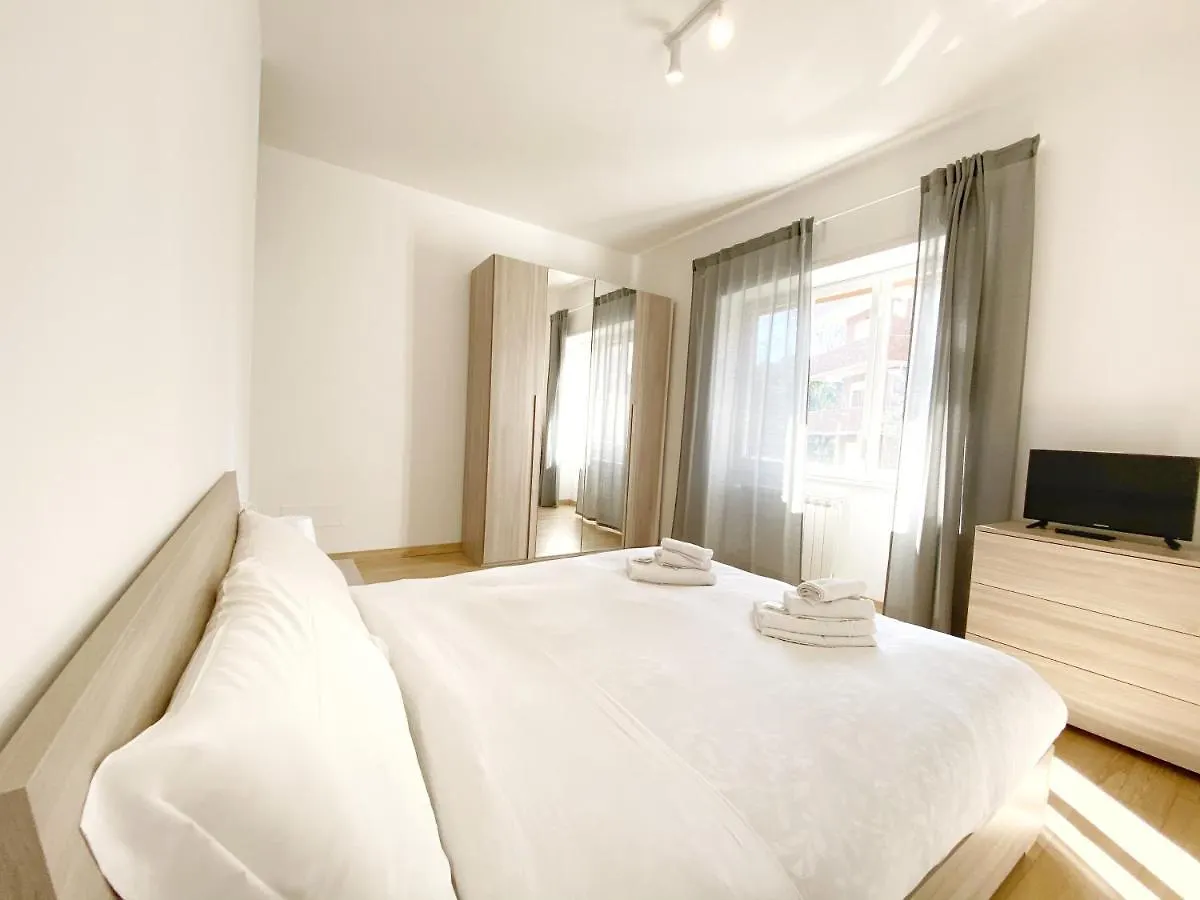 Bright Apartment Francesca Near Trastevere Rome 0*,  Italy